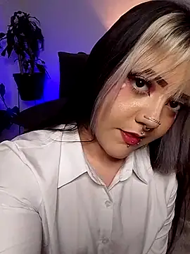 Charlotte Myers online show from 11-10-25, 11:04