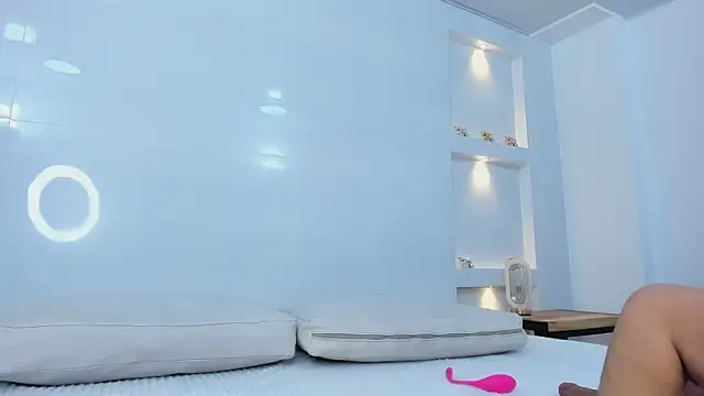 Dalia-Prada online show from 12-19-25, 04:41