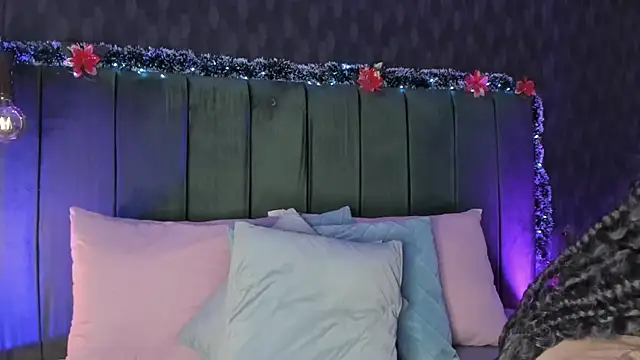 Anneth  M online show from 12-18-24, 07:52