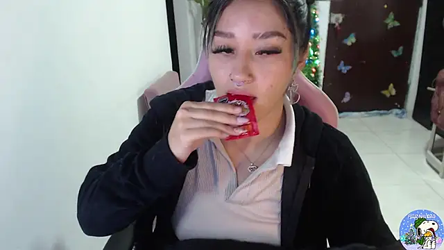 littleangel1 m online show from 12-22-25, 12:40