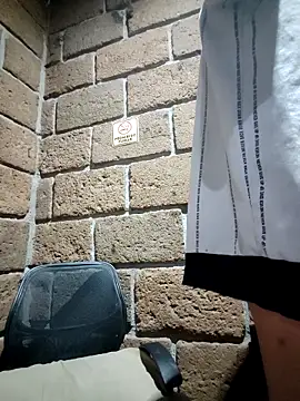 Snapshot of Pitudo20cmm chatting on 11-14-25, 09:41 Pitudo20cmm online show from 11-14-25, 09:41