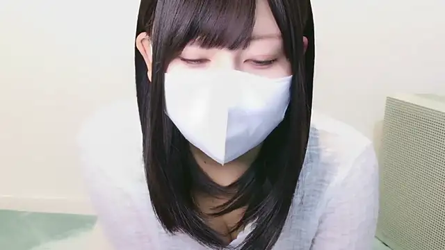 Snapshot of YUTSU_KI chatting on 09-18-25, 02:30 YUTSU KI online show from 09-18-25, 02:30