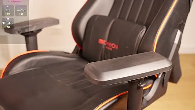 Vikky Love online show from 02-14-25, 07:33