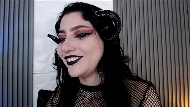 Snapshot of sophy_rock chatting on 10-10-25, 04:28 sophy rock online show from 10-10-25, 04:28