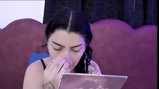 Snapshot of sophy_rock chatting on 04-15-26, 02:02 sophy rock online show from 04-15-26, 02:02