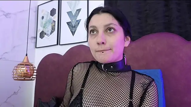 Snapshot of sophy_rock chatting on 05-08-26, 02:44 sophy rock online show from 05-08-26, 02:44
