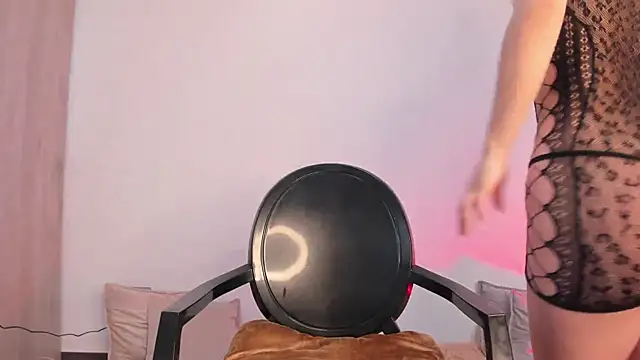 Snapshot of _miamadison chatting on 02-17-25, 11:23 miamadison online show from 02-17-25, 11:23