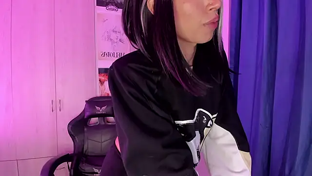 Snapshot of gennesisxx chatting on 09-22-25, 03:52 gennesisxx online show from 09-22-25, 03:52