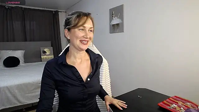 Vanessa Nowak online show from 05-03-26, 04:24