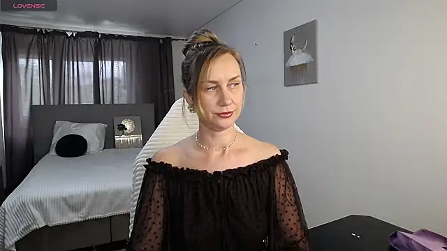 Vanessa Nowak online show from 05-10-26, 10:31