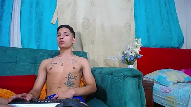 Snapshot of Leon_hot_X chatting on 12-29-24, 02:17 Leon hot X online show from 12-29-24, 02:17