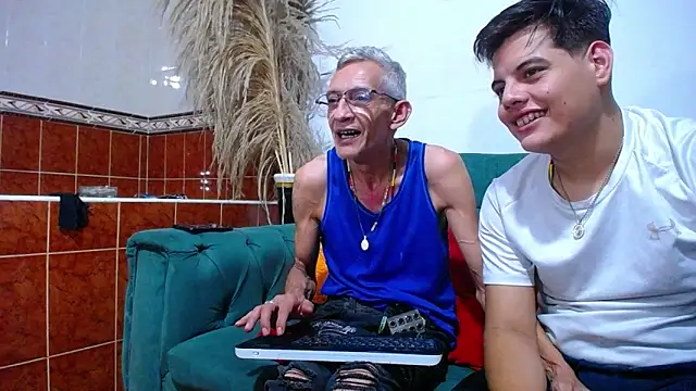 Snapshot of Leon_hot_X chatting on 01-24-25, 10:41 Leon hot X online show from 01-24-25, 10:41