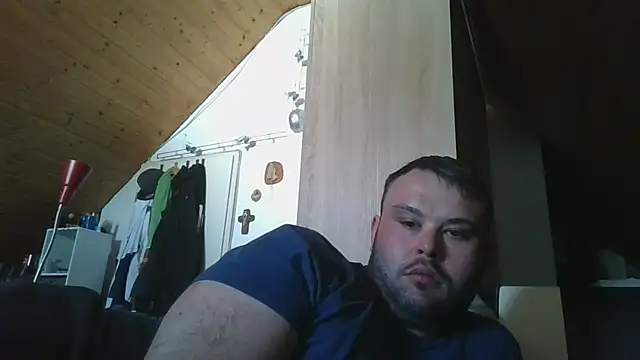 hotshot5395 online show from 05-12-26, 06:43