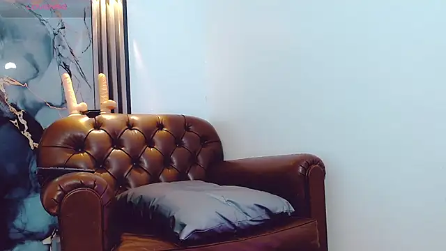 Snapshot of khiara_moretti chatting on 10-21-25, 11:11 khiara moretti online show from 10-21-25, 11:11