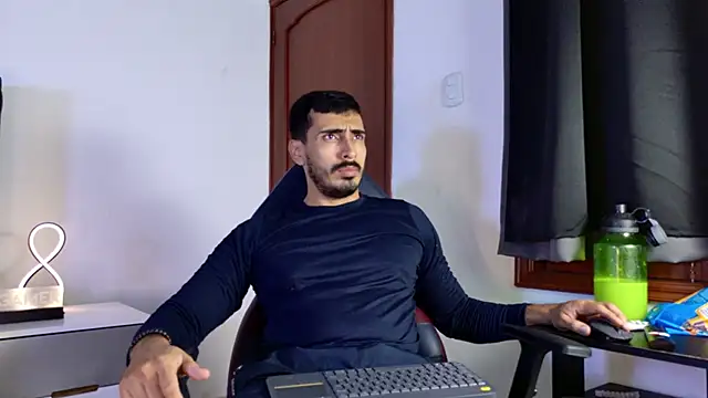 muscle ares online show from 11-08-25, 12:22