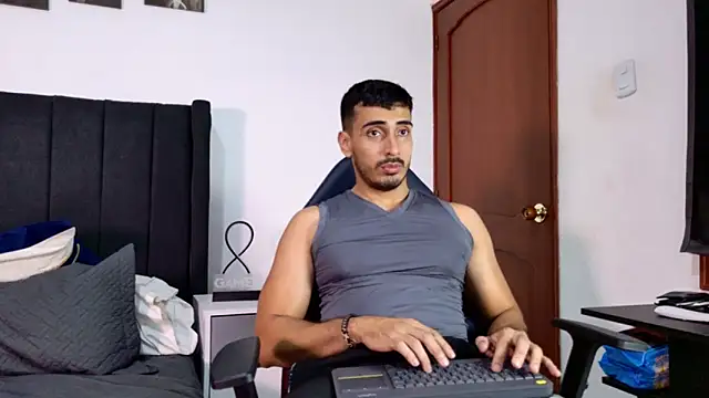 muscle ares online show from 11-19-25, 12:21