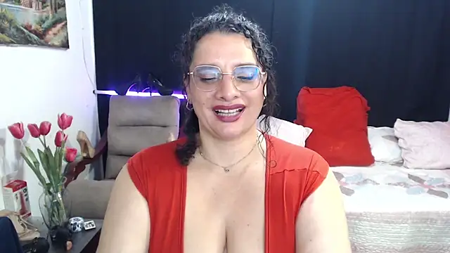 Snapshot of Aleja_Gonzales chatting on 04-02-26, 12:47 Aleja Gonzales online show from 04-02-26, 12:47
