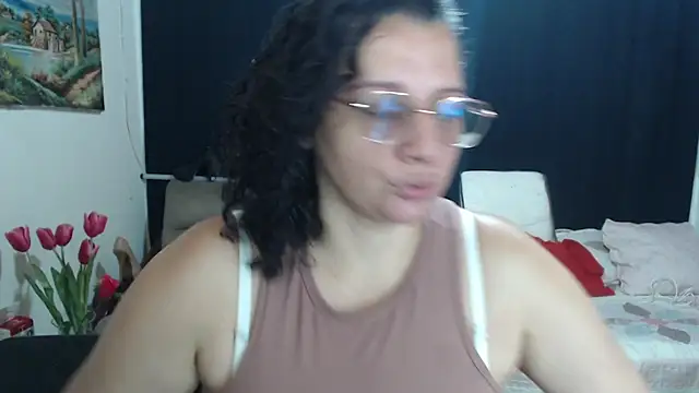 Snapshot of Aleja_Gonzales chatting on 04-09-26, 02:33 Aleja Gonzales online show from 04-09-26, 02:33