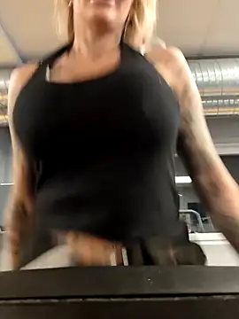 Ninasweden online show from 03-15-26, 04:29