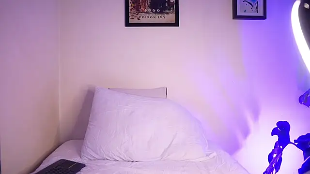 Snapshot of YourMandy chatting on 09-12-25, 05:13 YourMandy online show from 09-12-25, 05:13