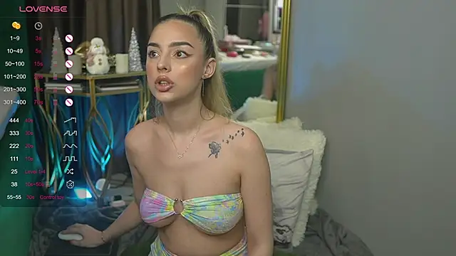 ScarletColes online show from 01-09-25, 04:41