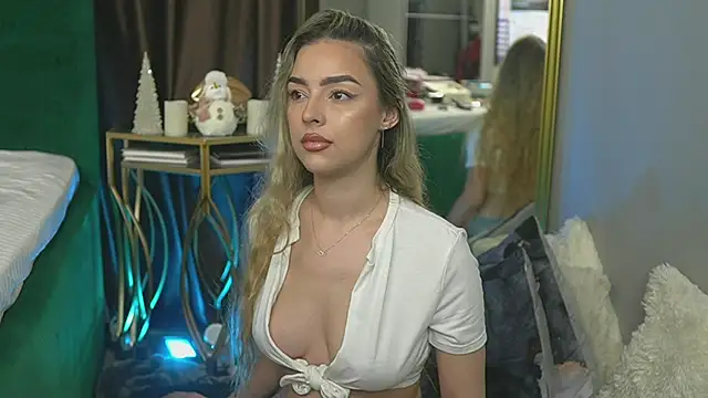 ScarletColes online show from 01-10-25, 10:36