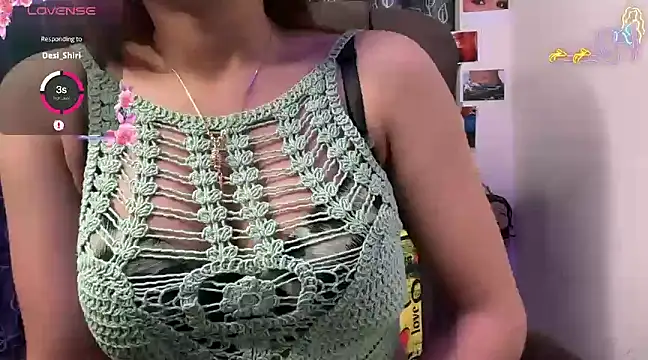 Snapshot of Royal_girl_1 chatting on 12-28-24, 04:30 Royal girl 1 online show from 12-28-24, 04:30