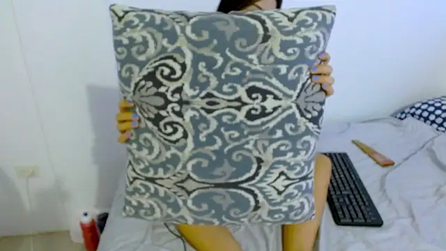 Snapshot of samanta_r_ chatting on 02-13-25, 10:54 samanta r online show from 02-13-25, 10:54