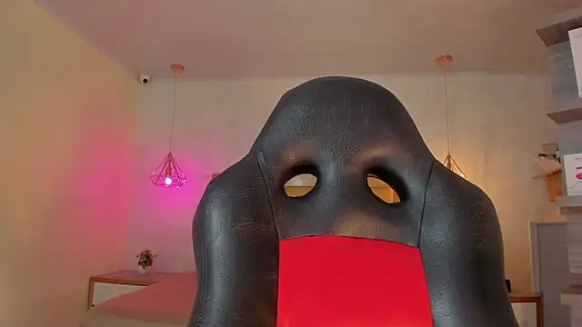 LARSONMIA online show from 03-10-26, 12:21