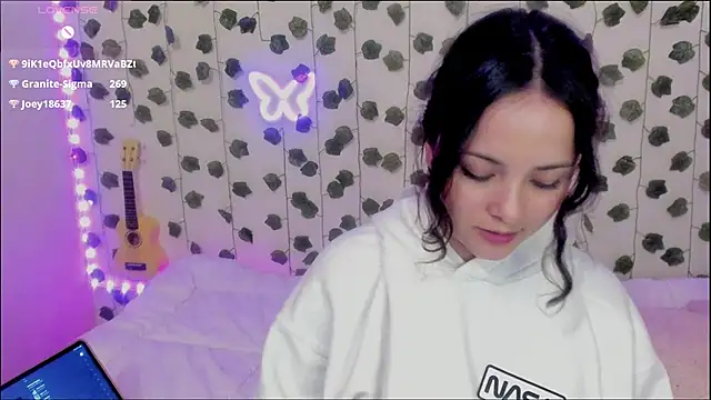 Megan Rodrigo online show from 01-06-25, 07:45