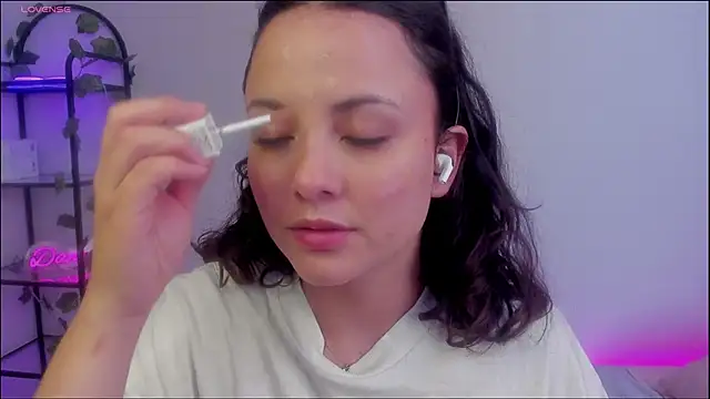 Megan Rodrigo online show from 01-13-25, 06:59