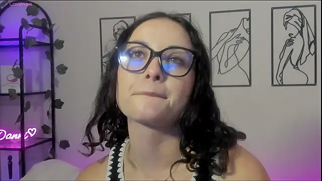 Megan Rodrigo online show from 01-30-25, 08:21