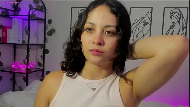 Megan Rodrigo online show from 02-14-25, 07:44