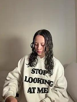 Megan Rodrigo online show from 01-14-26, 02:01