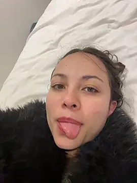 Megan Rodrigo online show from 06-17-26, 05:21