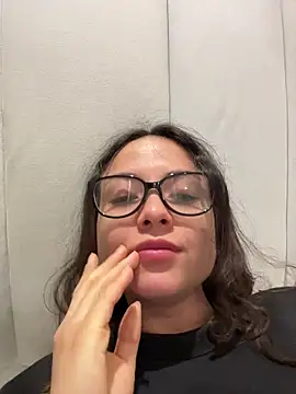 Megan Rodrigo online show from 06-25-26, 05:12