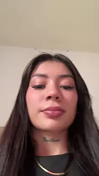Snapshot of Roxanne_08 chatting on 05-04-26, 03:41 Roxanne 08 online show from 05-04-26, 03:41