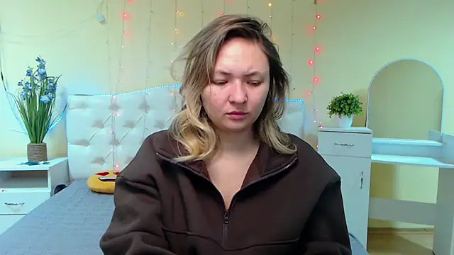 SallyVerda online show from 01-18-25, 06:21