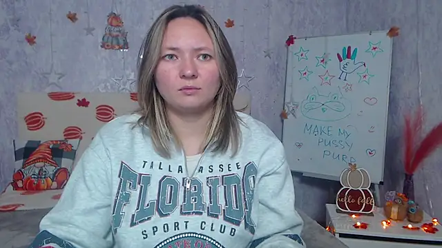 SallyVerda online show from 11-19-25, 06:41