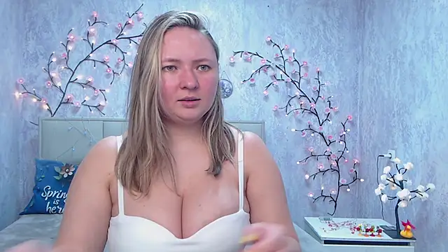 SallyVerda online show from 05-11-26, 06:05