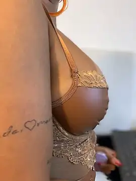 Snapshot of Amber_Martins_ chatting on 02-23-26, 09:17 Amber Martins online show from 02-23-26, 09:17