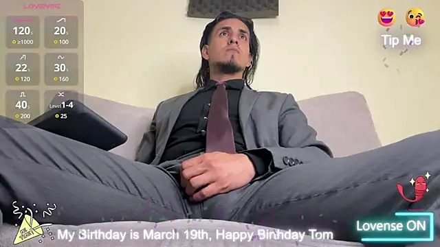 Snapshot of Tom_blunt96 chatting on 03-20-25, 12:51 Tom blunt96 online show from 03-20-25, 12:51