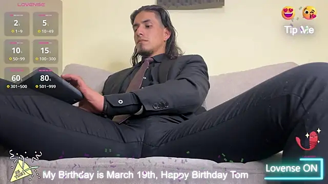 Snapshot of Tom_blunt96 chatting on 03-21-25, 10:50 Tom blunt96 online show from 03-21-25, 10:50