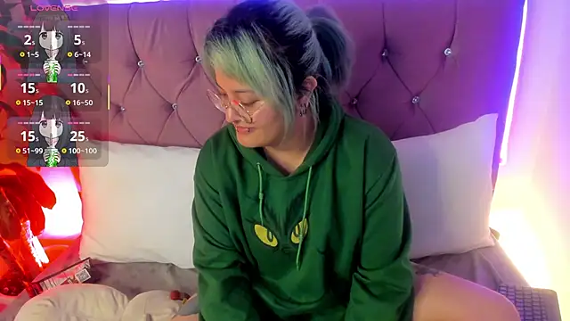 lucky-leah online show from 02-16-25, 03:47