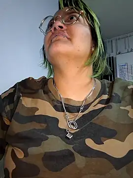 lucky-leah online show from 09-30-25, 03:55