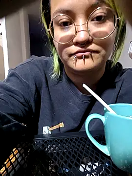 lucky-leah online show from 10-11-25, 03:50