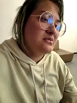 lucky-leah online show from 11-07-25, 04:01