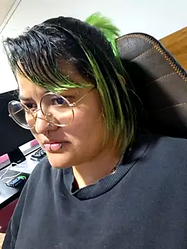 lucky-leah online show from 11-08-25, 03:39