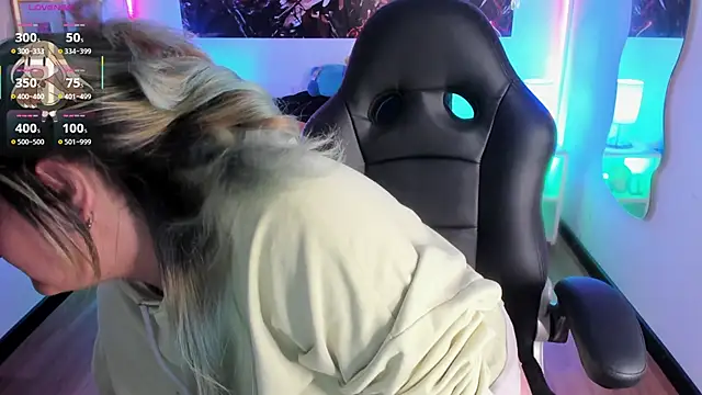 lucky-leah online show from 11-25-25, 03:50