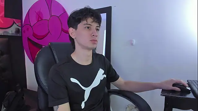 Santi delacruz online show from 12-05-24, 02:44